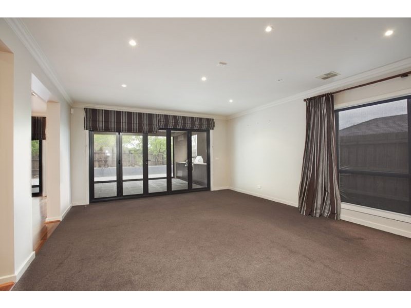 29 Golden Grove Drive, Narre Warren South VIC 3805