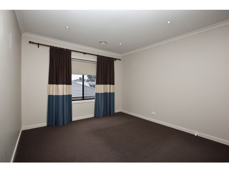 29 Golden Grove Drive, Narre Warren South VIC 3805
