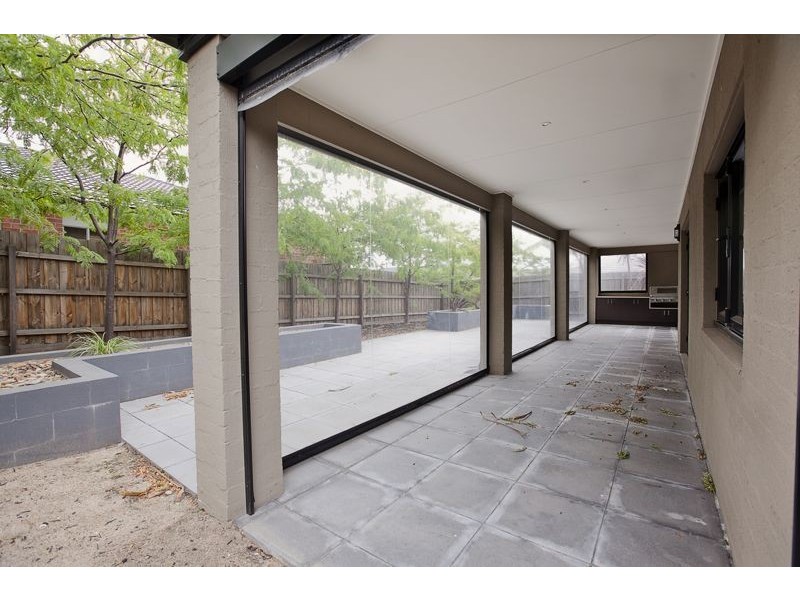 29 Golden Grove Drive, Narre Warren South VIC 3805