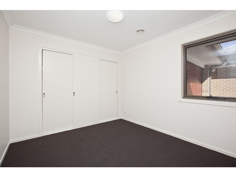 2/8 William Street, Cranbourne VIC 3977