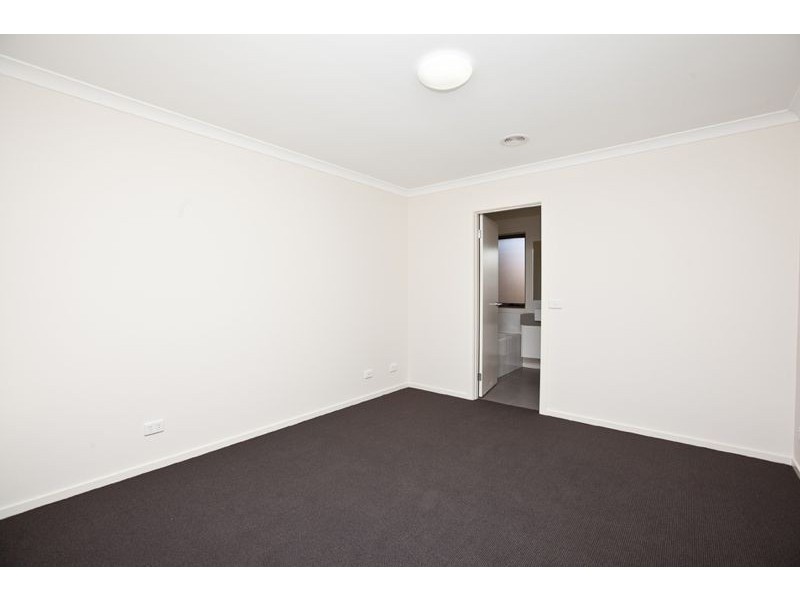 3/8 William Street, Cranbourne VIC 3977