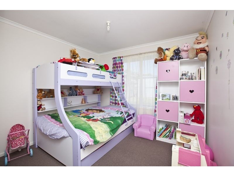 8 Rebecca Court, Cranbourne North VIC 3977