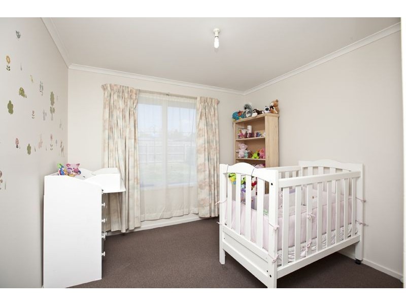 8 Rebecca Court, Cranbourne North VIC 3977