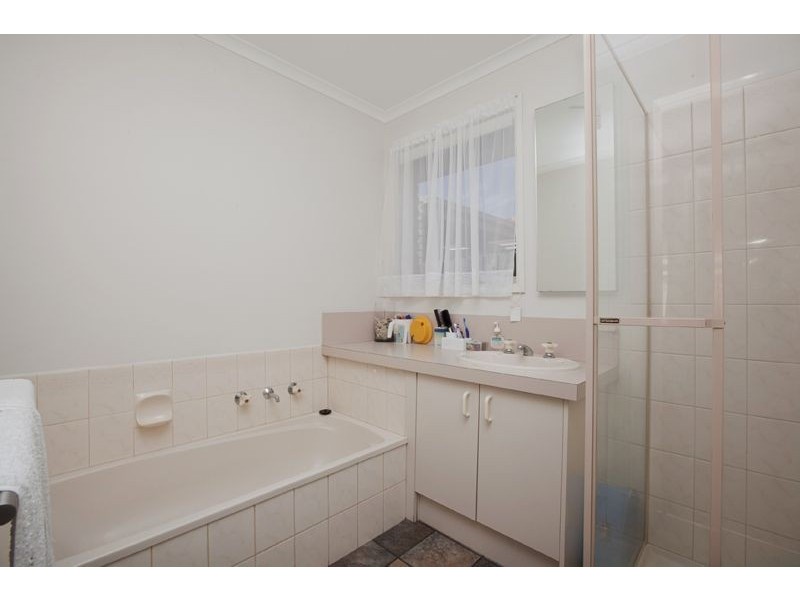 8 Rebecca Court, Cranbourne North VIC 3977