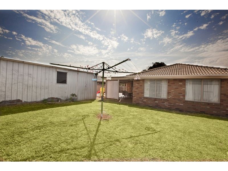 8 Rebecca Court, Cranbourne North VIC 3977