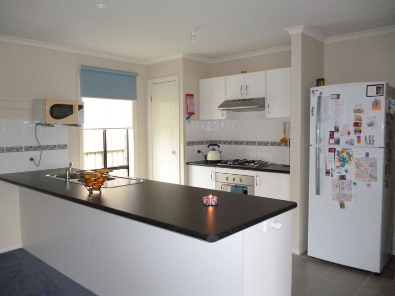 17 Blue Peppermint Court, Lyndhurst VIC 3975