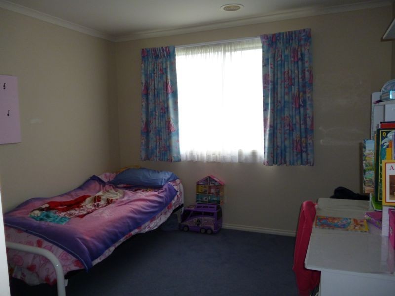 17 Blue Peppermint Court, Lyndhurst VIC 3975