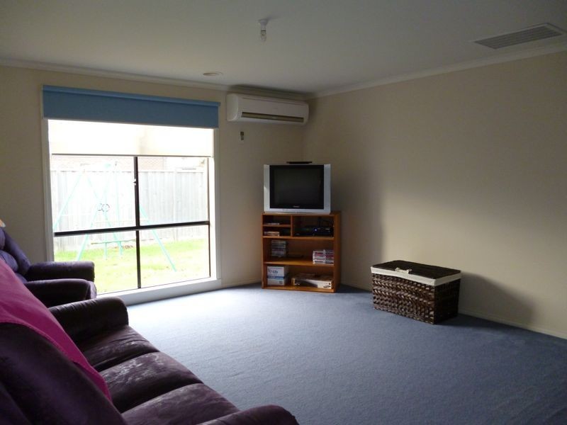 17 Blue Peppermint Court, Lyndhurst VIC 3975