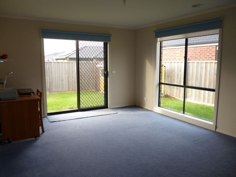 17 Blue Peppermint Court, Lyndhurst VIC 3975