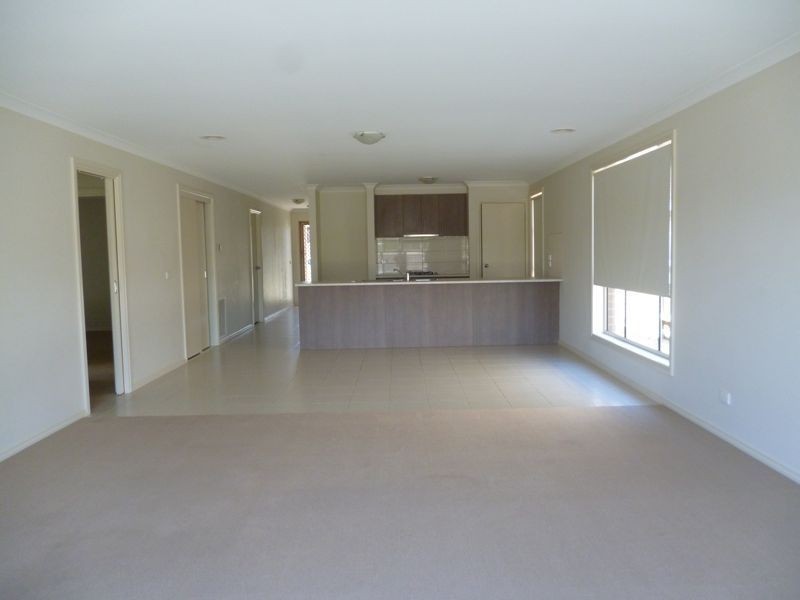 43 Bluemist Circuit, Lyndhurst VIC 3975