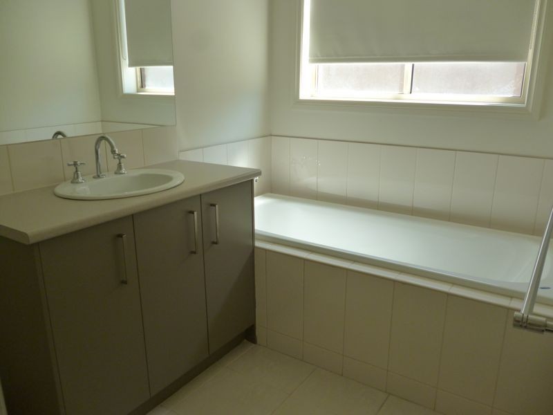 43 Bluemist Circuit, Lyndhurst VIC 3975