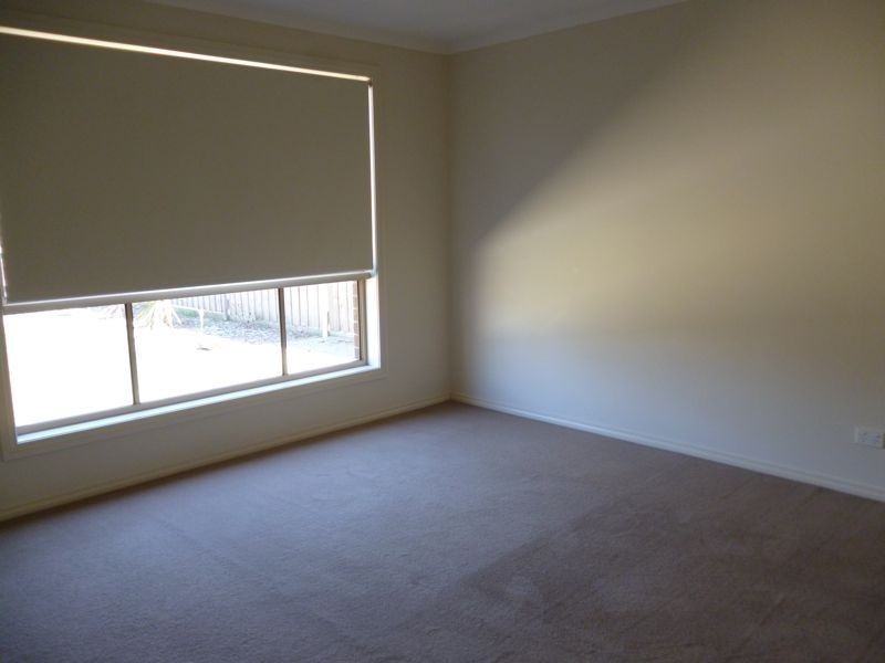 43 Bluemist Circuit, Lyndhurst VIC 3975
