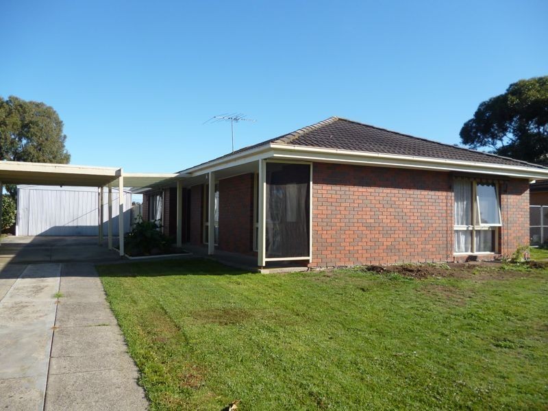 33 Guildford Crescent, Narre Warren VIC 3805