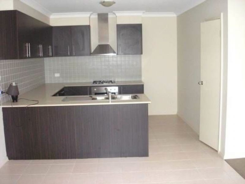 14 Kingsbarn Court, Cranbourne VIC 3977