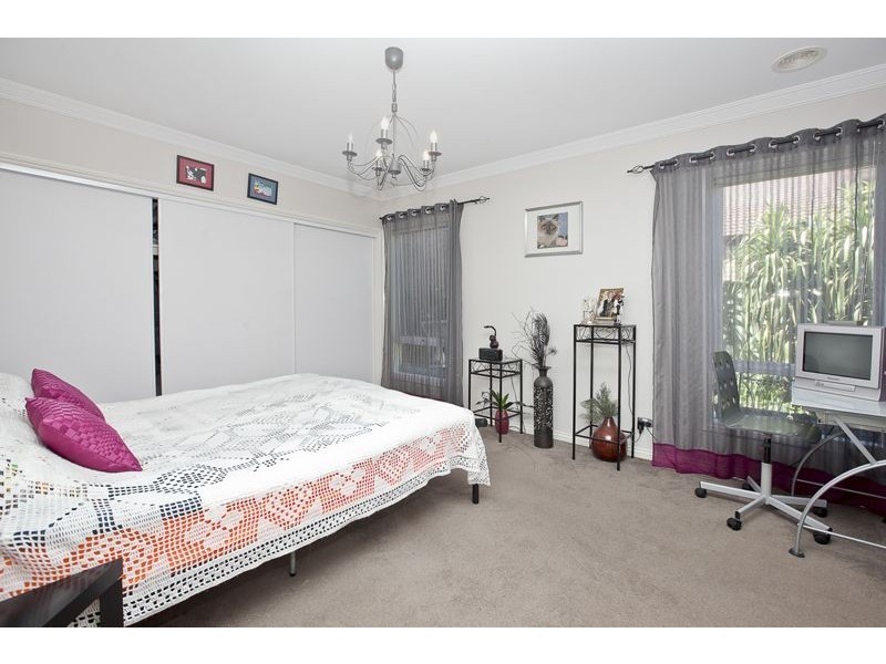 1 Hunt Club Boulevard, Cranbourne VIC 3977