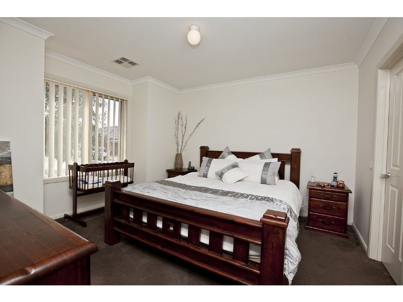 5 Cusack Way, Lynbrook VIC 3975