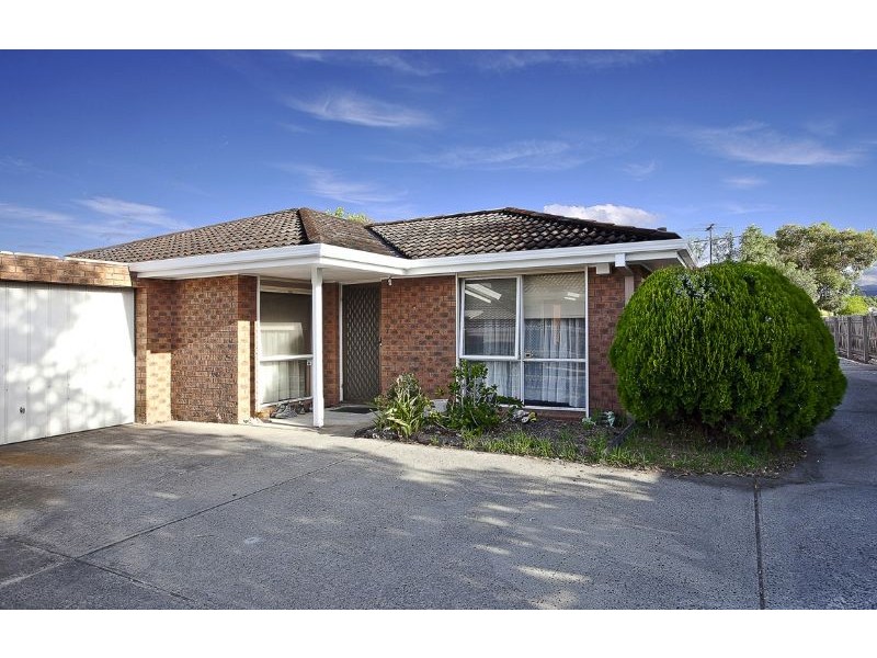 2/8 Lyall Street, Cranbourne VIC 3977