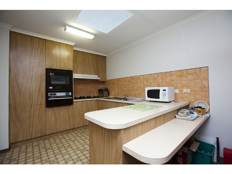 2/8 Lyall Street, Cranbourne VIC 3977