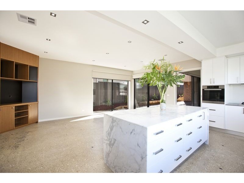 31-33 Main Street, Narre Warren North VIC 3804