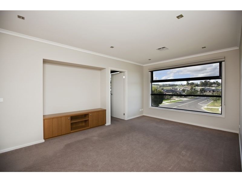 31-33 Main Street, Narre Warren North VIC 3804