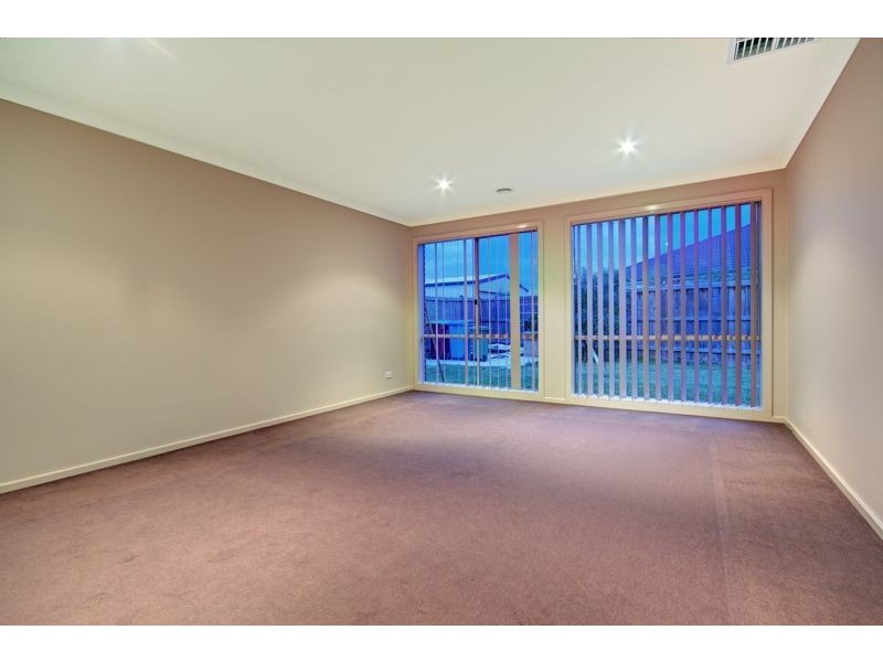 37 Silverwattle Drive, Lyndhurst VIC 3975