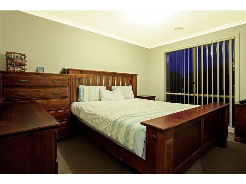 37 Silverwattle Drive, Lyndhurst VIC 3975