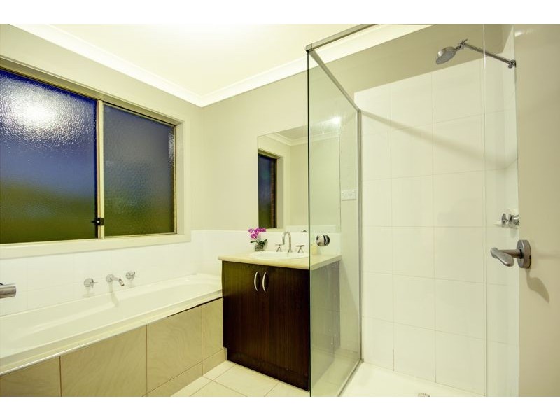 37 Silverwattle Drive, Lyndhurst VIC 3975