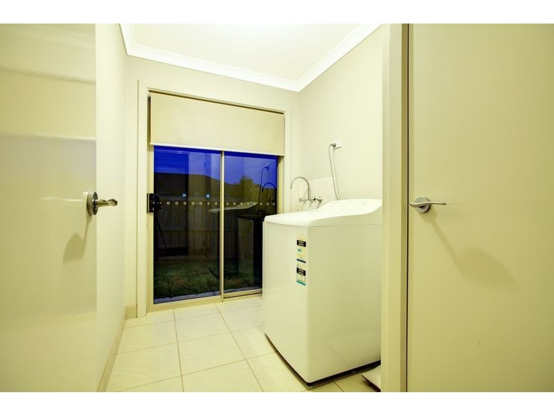 37 Silverwattle Drive, Lyndhurst VIC 3975