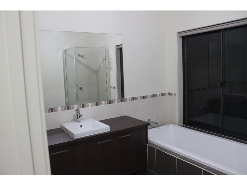 14 Ardent Crescent, Cranbourne East VIC 3977