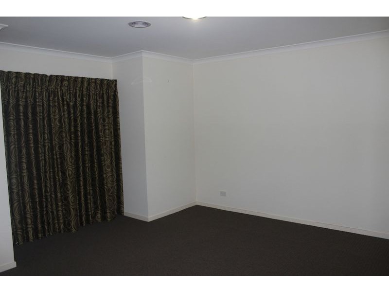 14 Ardent Crescent, Cranbourne East VIC 3977