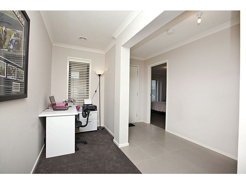 39 Stately Drive, Cranbourne East VIC 3977