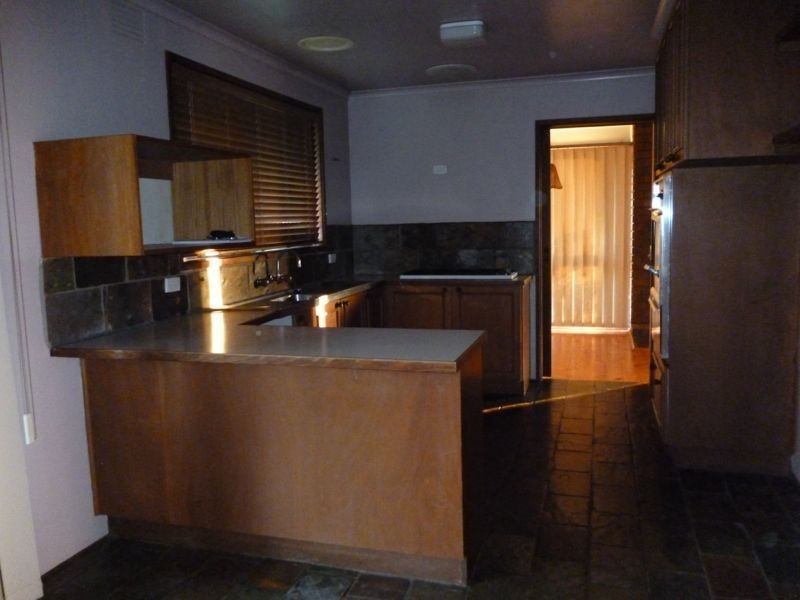 28 Hawdon Drive, Cranbourne VIC 3977