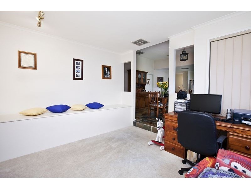 12 Oates Court, Cranbourne North VIC 3977