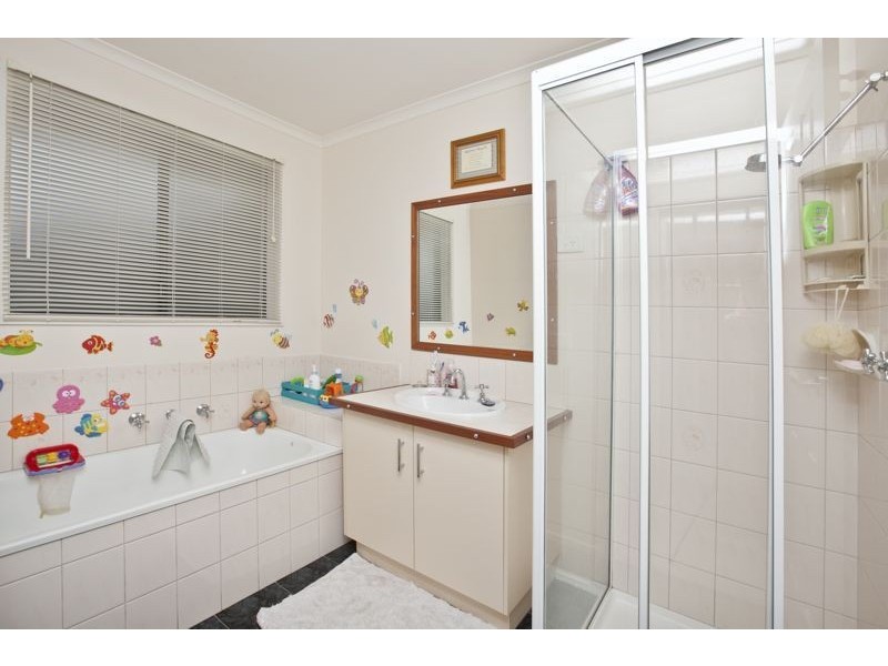 12 Oates Court, Cranbourne North VIC 3977