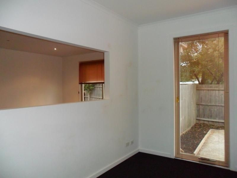 2/2 Latham Crescent, Dandenong North VIC 3175