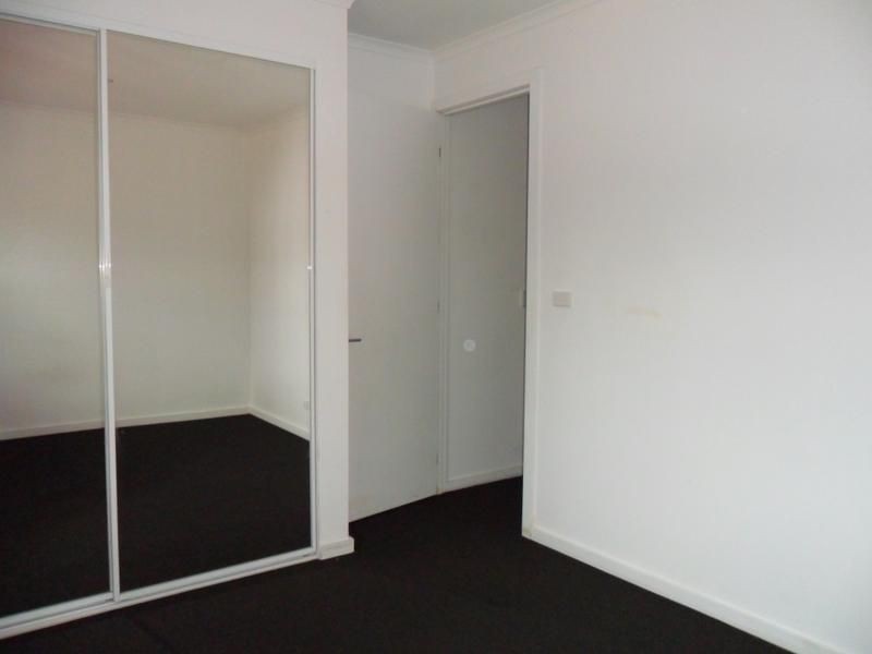 2/2 Latham Crescent, Dandenong North VIC 3175