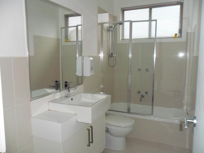 2/2 Latham Crescent, Dandenong North VIC 3175