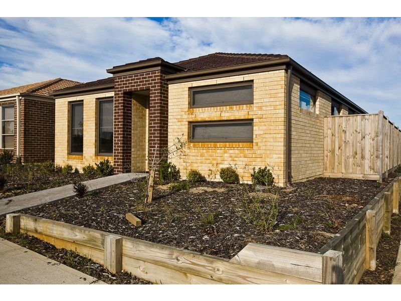 1 Pallyang Lane, Cranbourne East VIC 3977