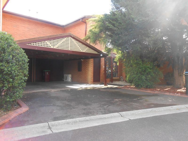 4 Warren Close, Narre Warren VIC 3805