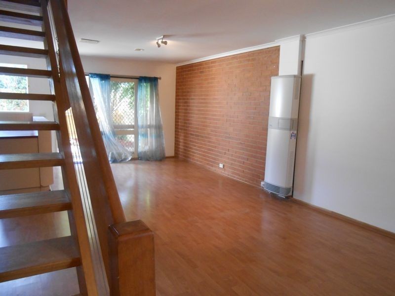 4 Warren Close, Narre Warren VIC 3805