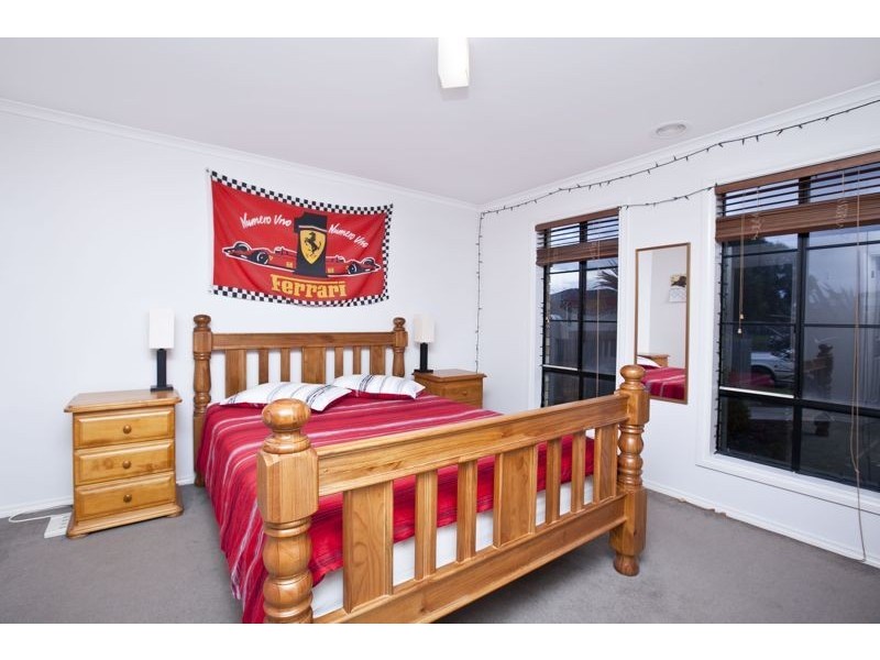 2 Mira Court, Cranbourne VIC 3977