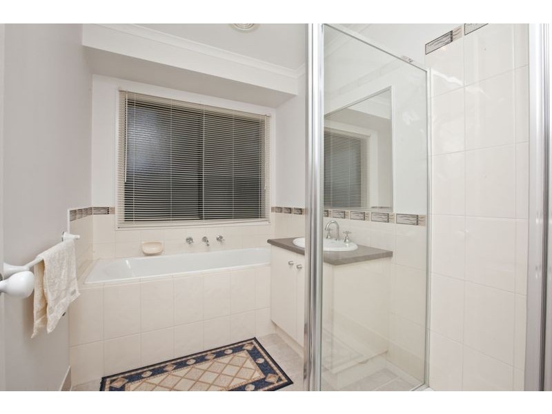 2 Mira Court, Cranbourne VIC 3977