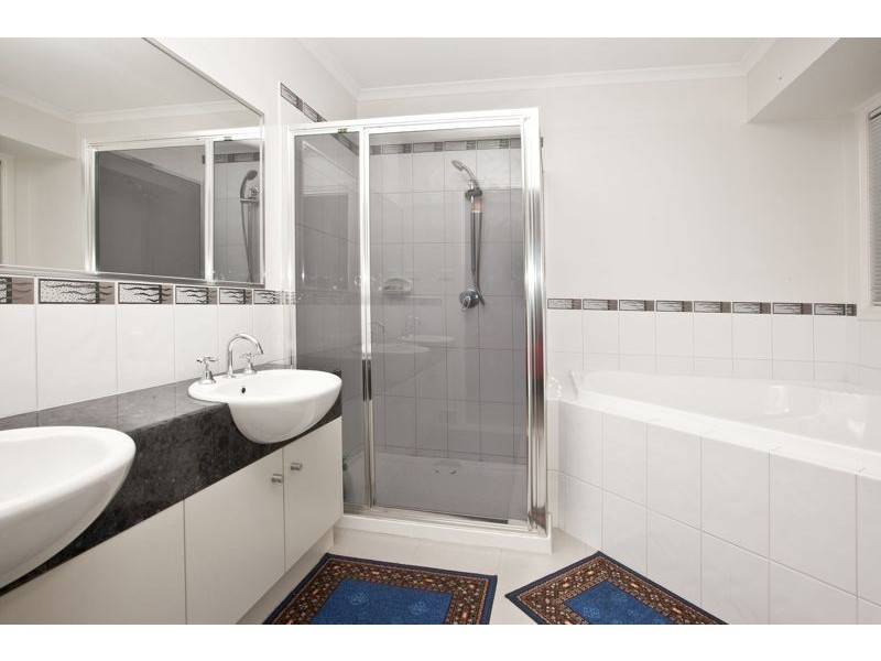 2 Mira Court, Cranbourne VIC 3977