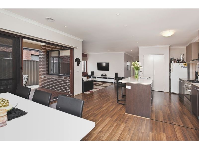5 Peregrine Street, Cranbourne North VIC 3977