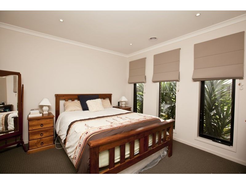 5 Peregrine Street, Cranbourne North VIC 3977