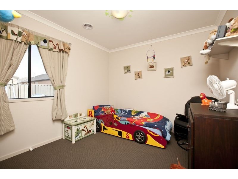 5 Peregrine Street, Cranbourne North VIC 3977