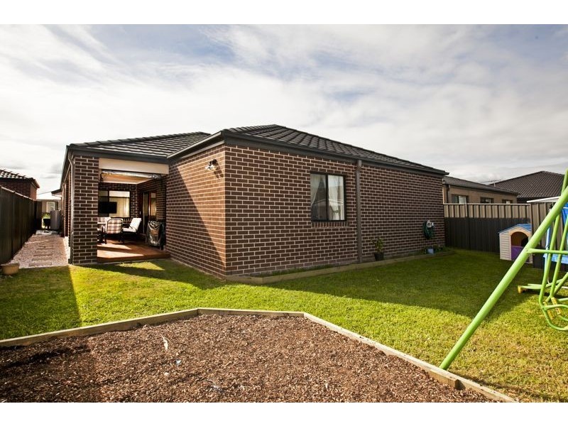 5 Peregrine Street, Cranbourne North VIC 3977