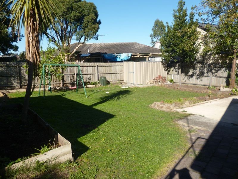 24 Sweet Gum Avenue, Narre Warren VIC 3805