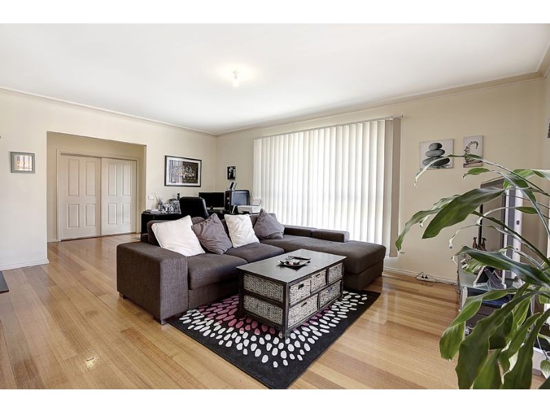 5/16 Sarno Court, Cranbourne VIC 3977