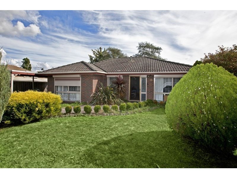 23 Lamont Crescent, Cranbourne VIC 3977